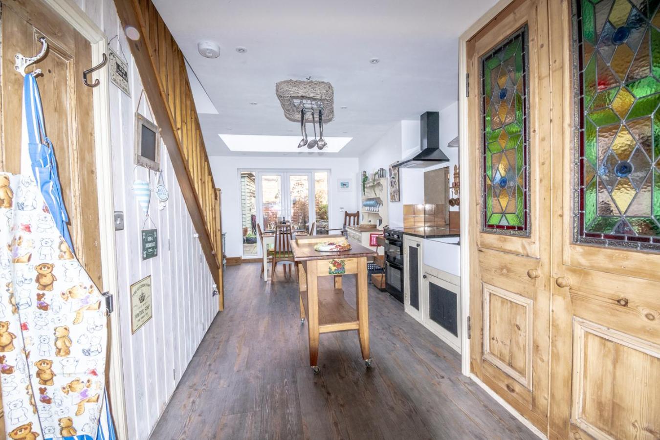 Stylish 2 Bedrooms Cosy & Bright Cottage, Pet Friendly, Sleeps 5, Titchfield Village - Summer Special Offer!! - By Blue Puffin Stays Exteriér fotografie