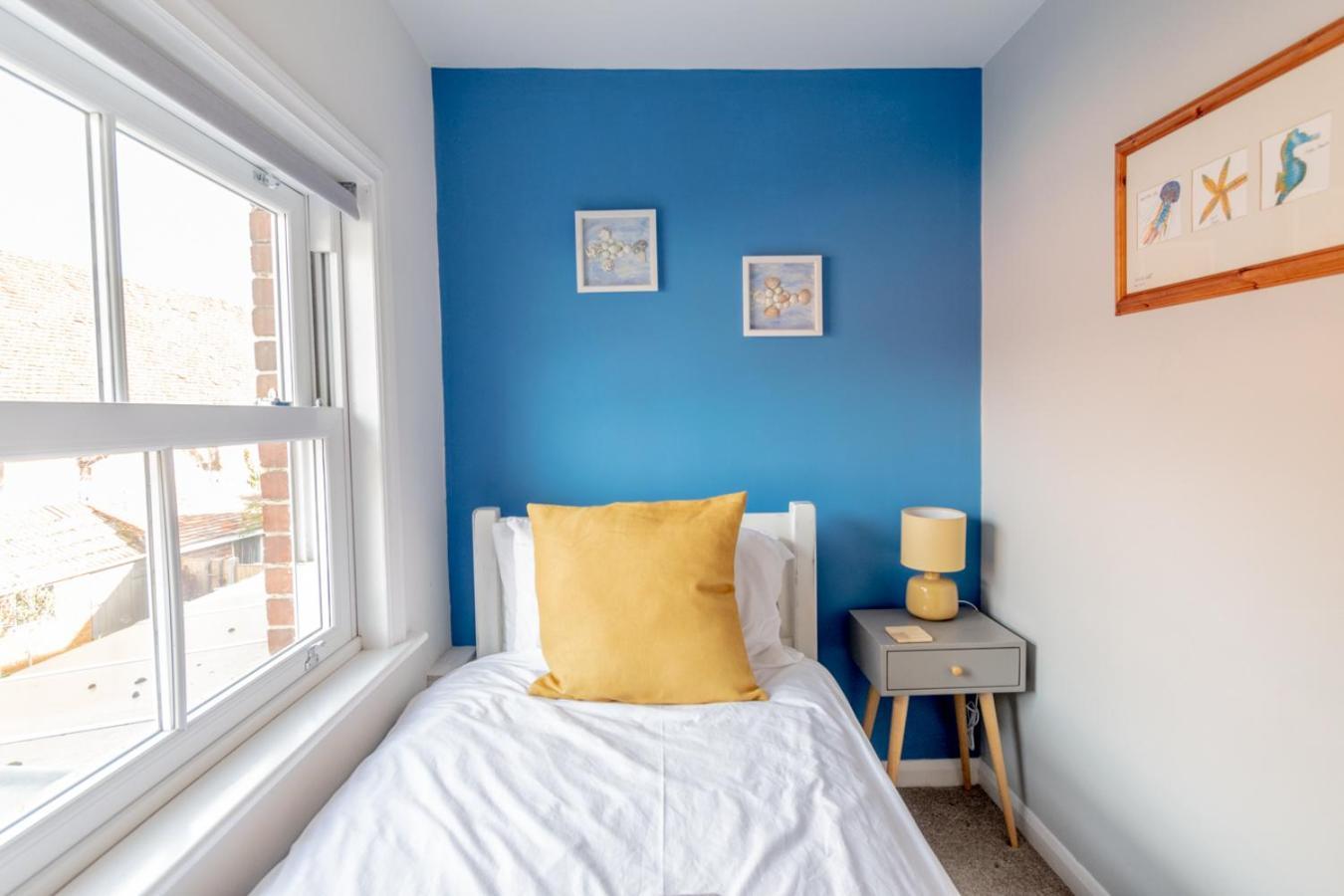 Stylish 2 Bedrooms Cosy & Bright Cottage, Pet Friendly, Sleeps 5, Titchfield Village - Summer Special Offer!! - By Blue Puffin Stays Exteriér fotografie
