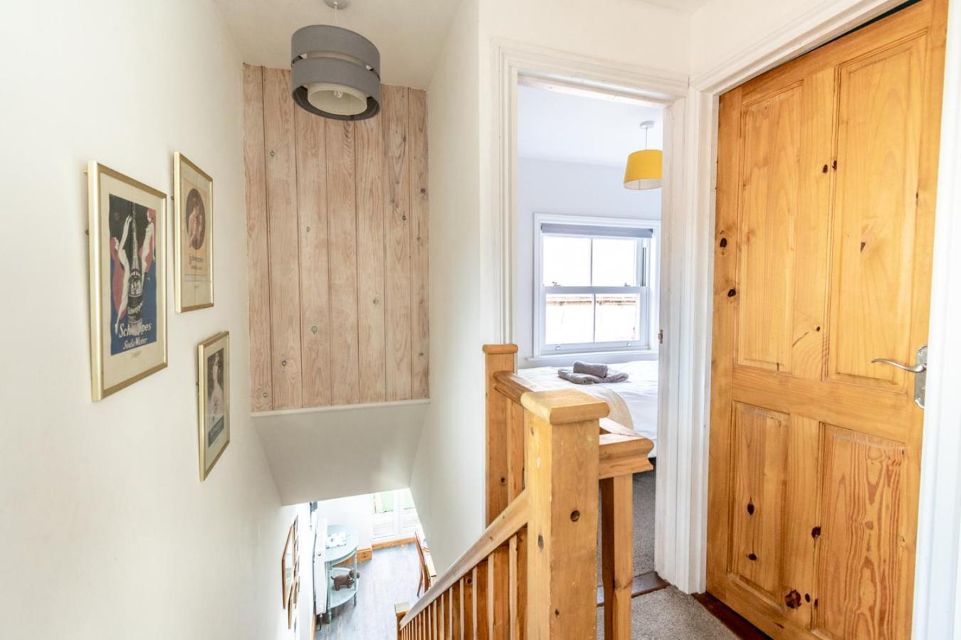 Stylish 2 Bedrooms Cosy & Bright Cottage, Pet Friendly, Sleeps 5, Titchfield Village - Summer Special Offer!! - By Blue Puffin Stays Exteriér fotografie